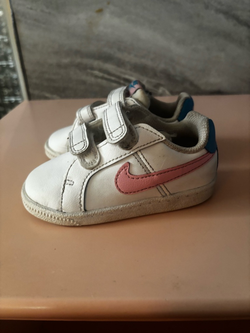Nike Kids White Sneakers with Pink Swoosh size 6c